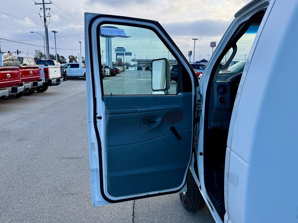 2011 Ford E-450SD Base DRW