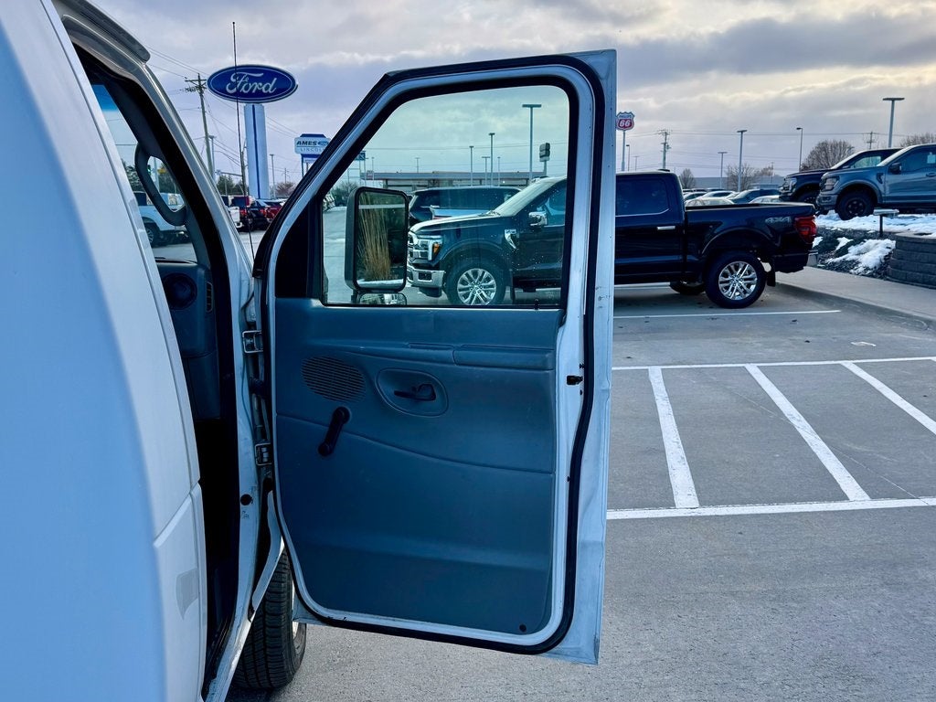 2011 Ford E-450SD Base DRW