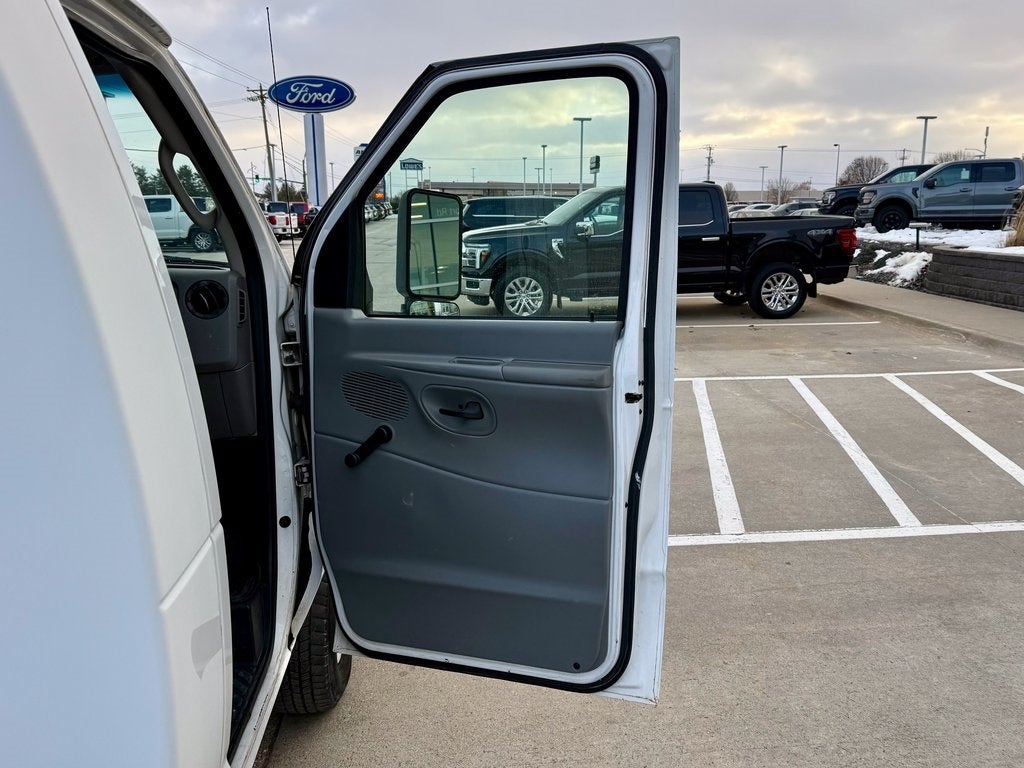 2011 Ford E-450SD Base