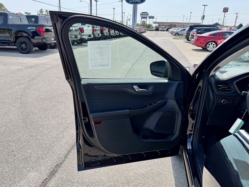 2025 Ford Escape Plug-In Hybrid Base