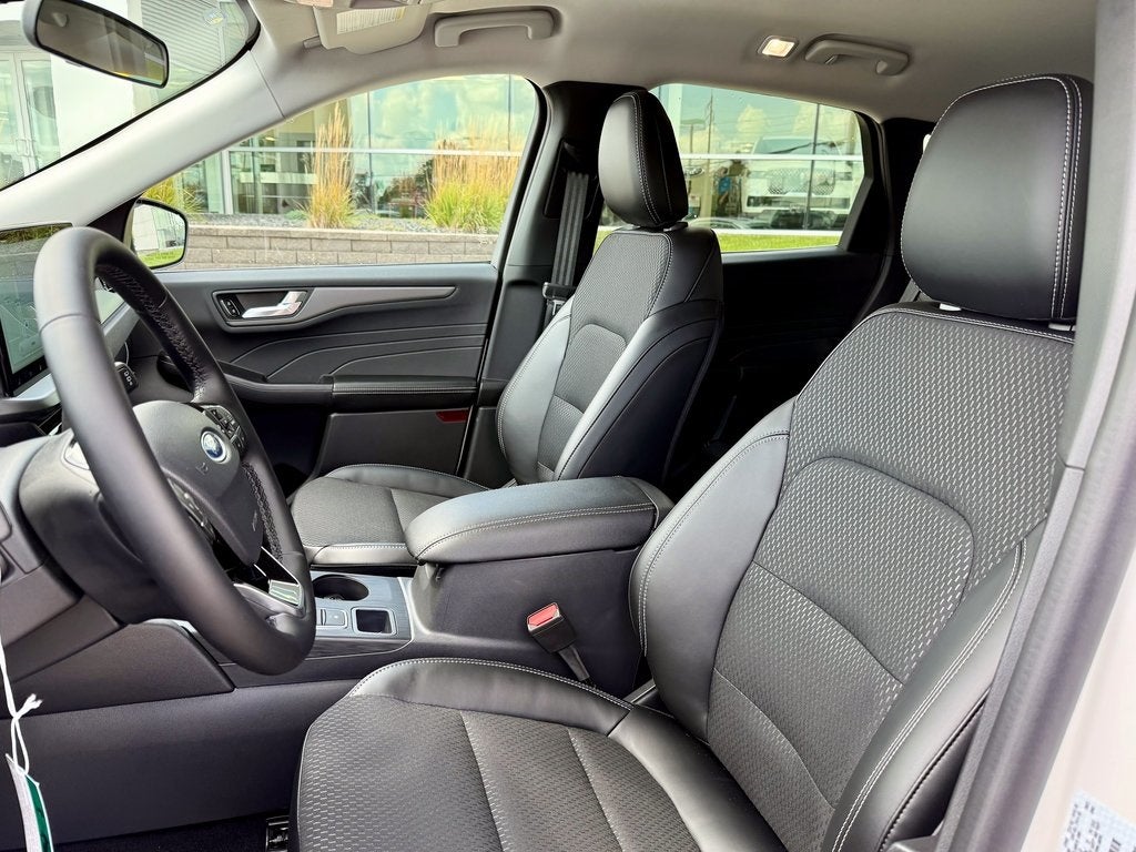 2025 Ford Escape Plug-In Hybrid Base