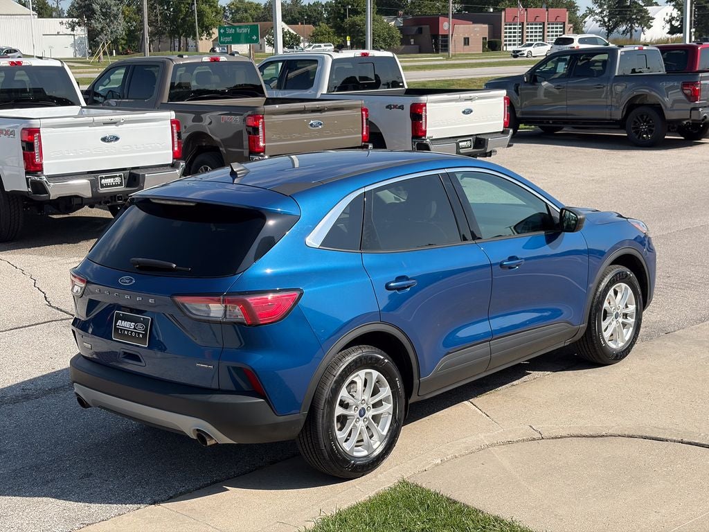 2022 Ford Escape Hybrid SE