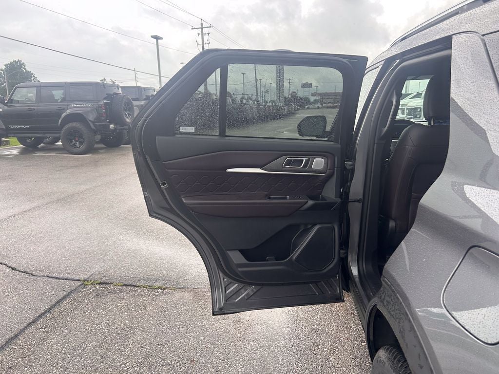 2025 Ford Explorer Platinum