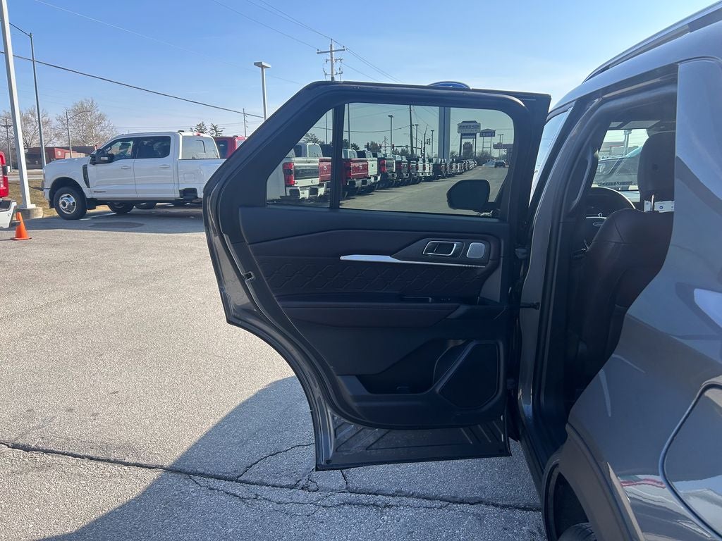 2025 Ford Explorer Platinum