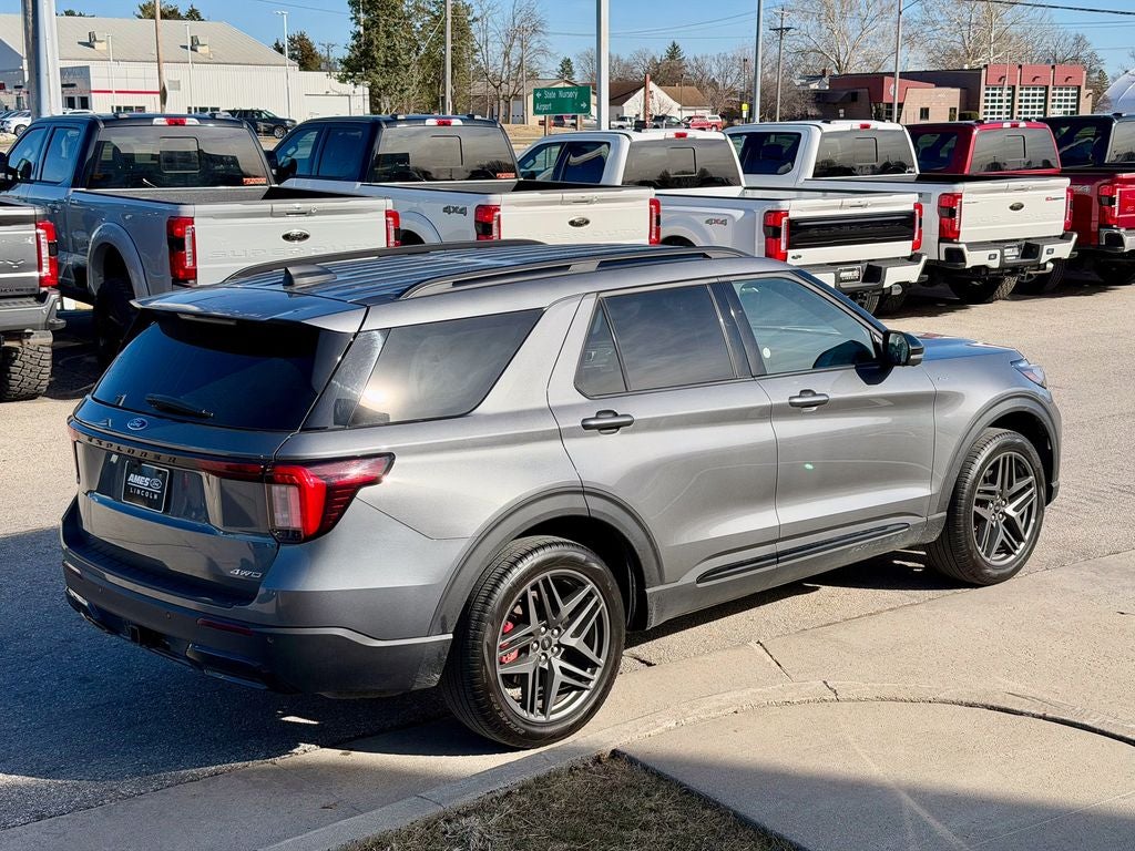 2025 Ford Explorer ST-Line