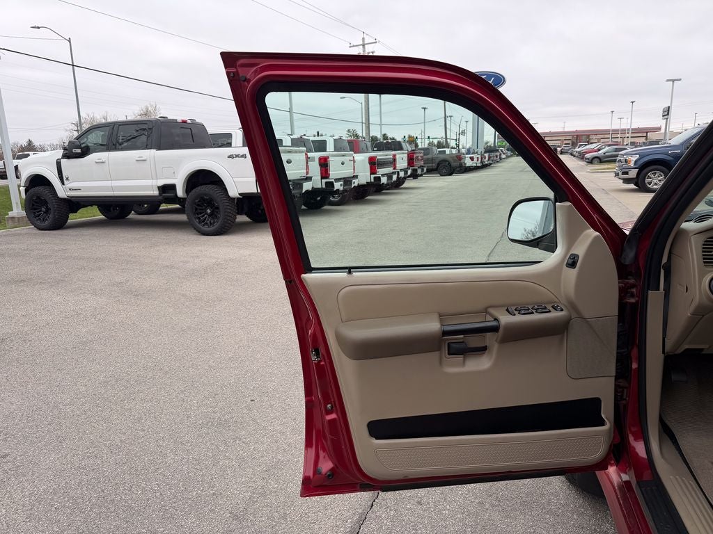 2004 Ford Explorer Sport Trac Base