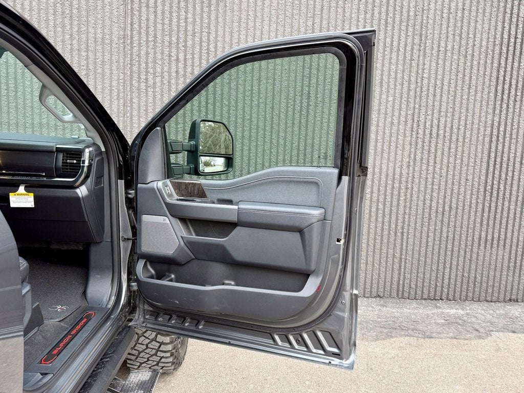 2026 Ford F-250SD Black Widow