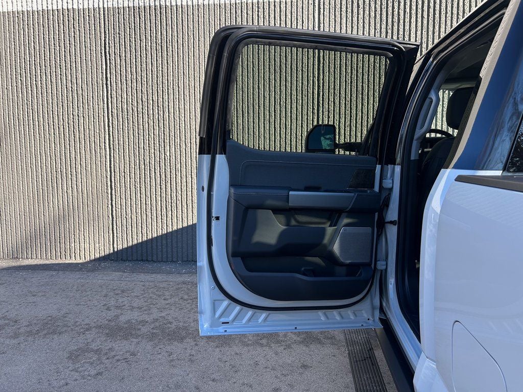 2026 Ford F-250SD Black Widow