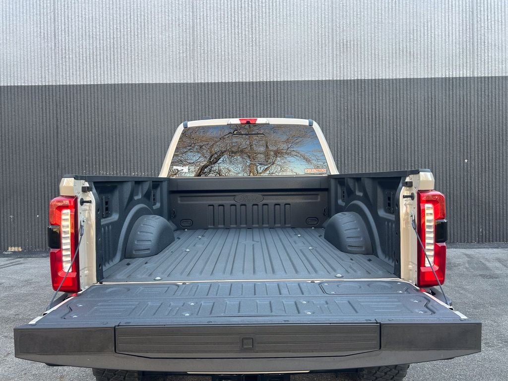 2026 Ford F-250SD Black Widow