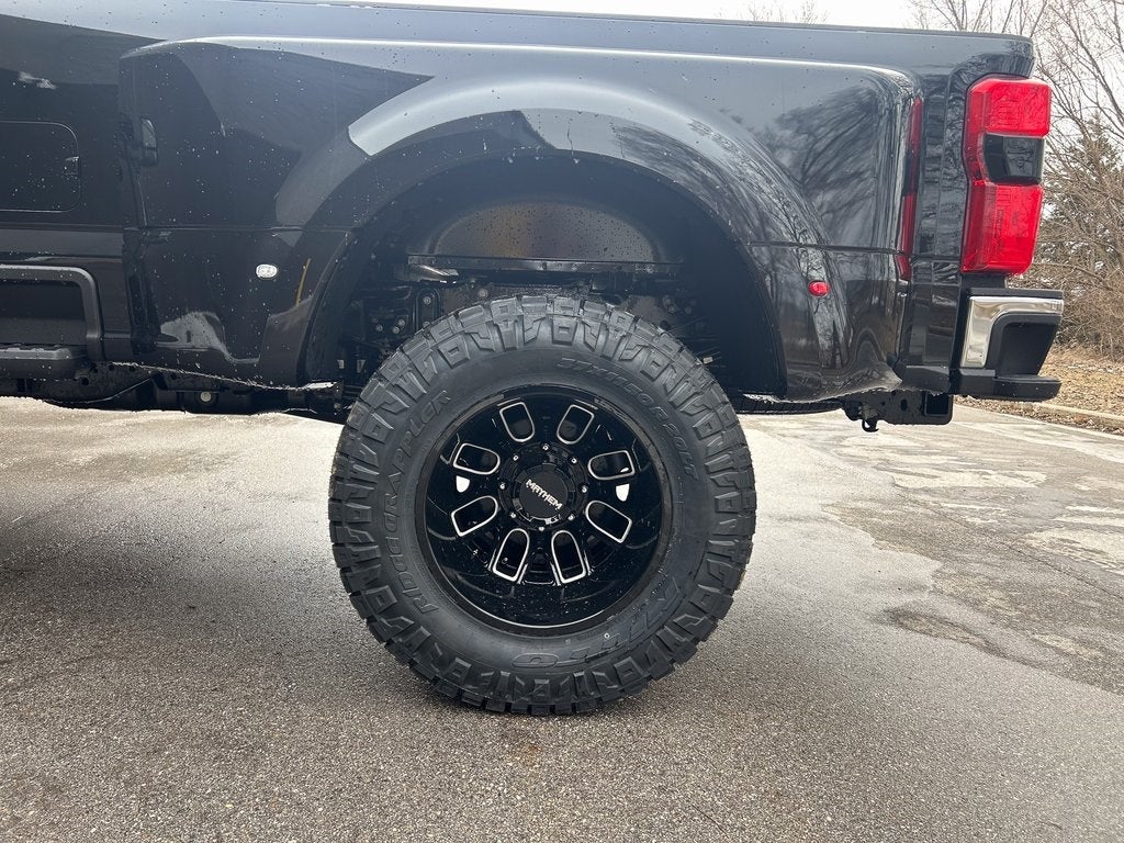 2026 Ford F-350SD Black Widow DRW