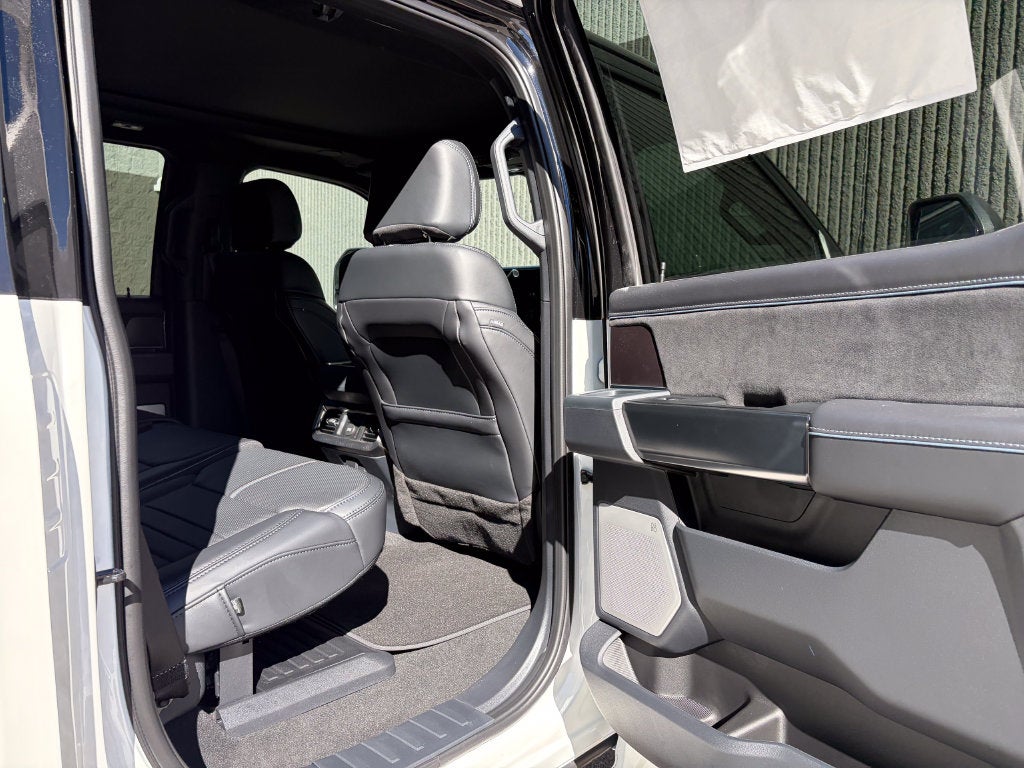 2026 Ford F-350SD Black Widow DRW