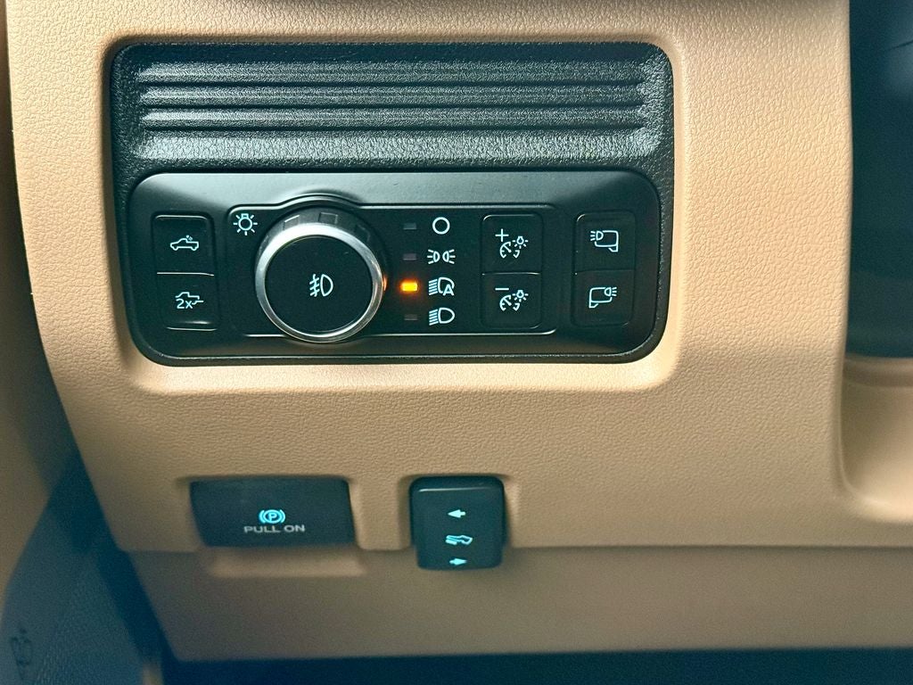 2025 Ford F-350SD Lariat DRW