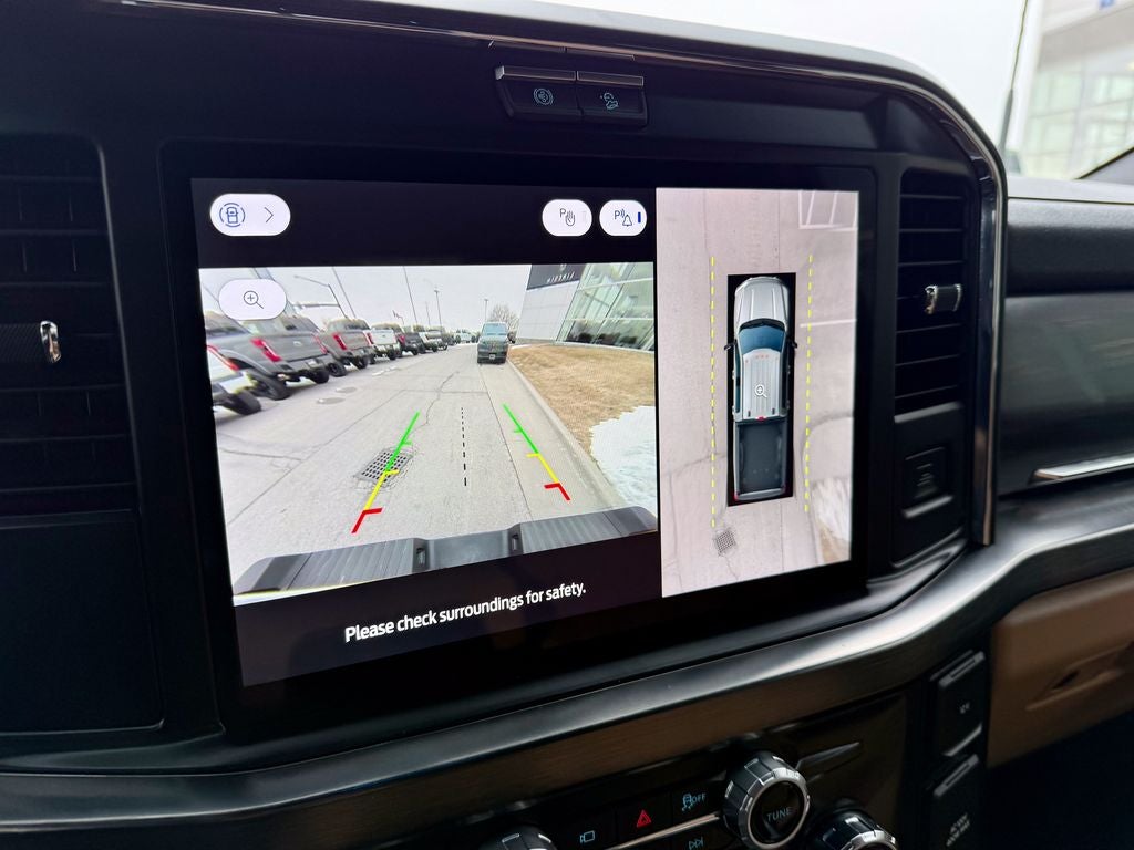 2025 Ford F-350SD Lariat DRW