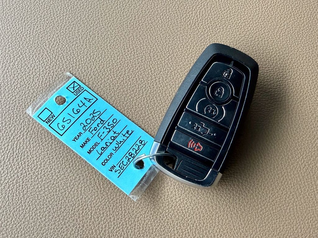 2025 Ford F-350SD Lariat DRW