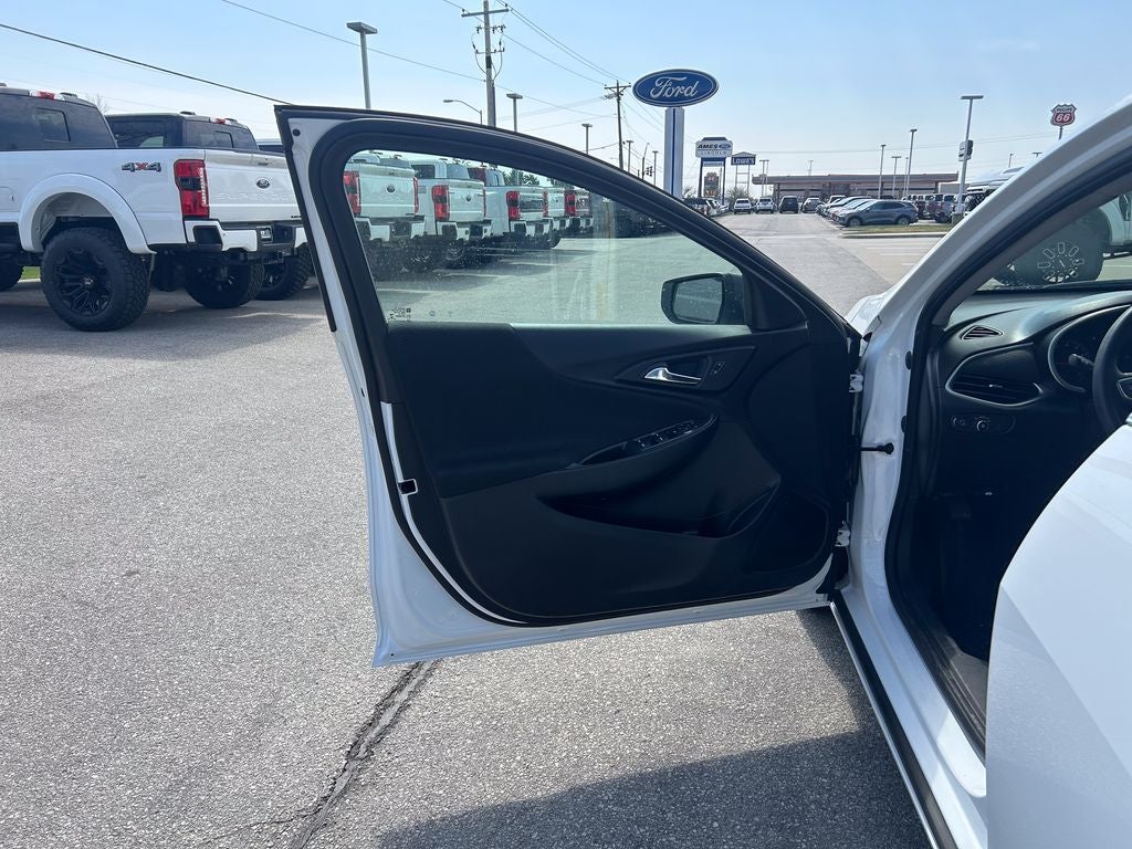 2022 Chevrolet Malibu LS 1LS