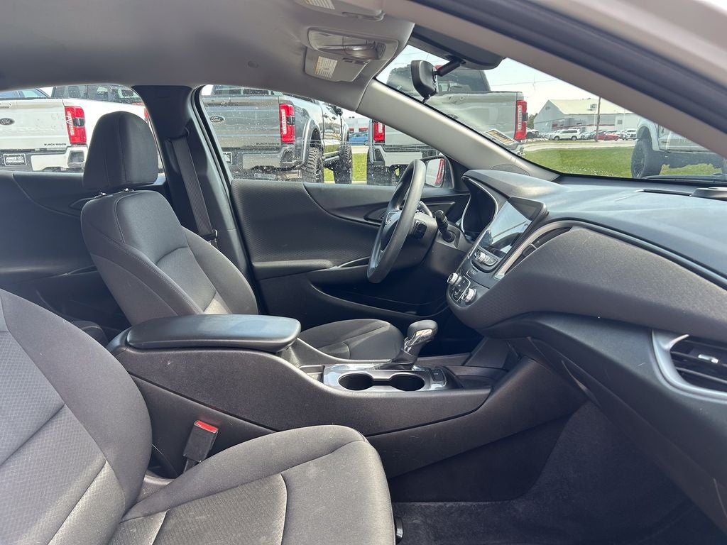 2022 Chevrolet Malibu LS 1LS