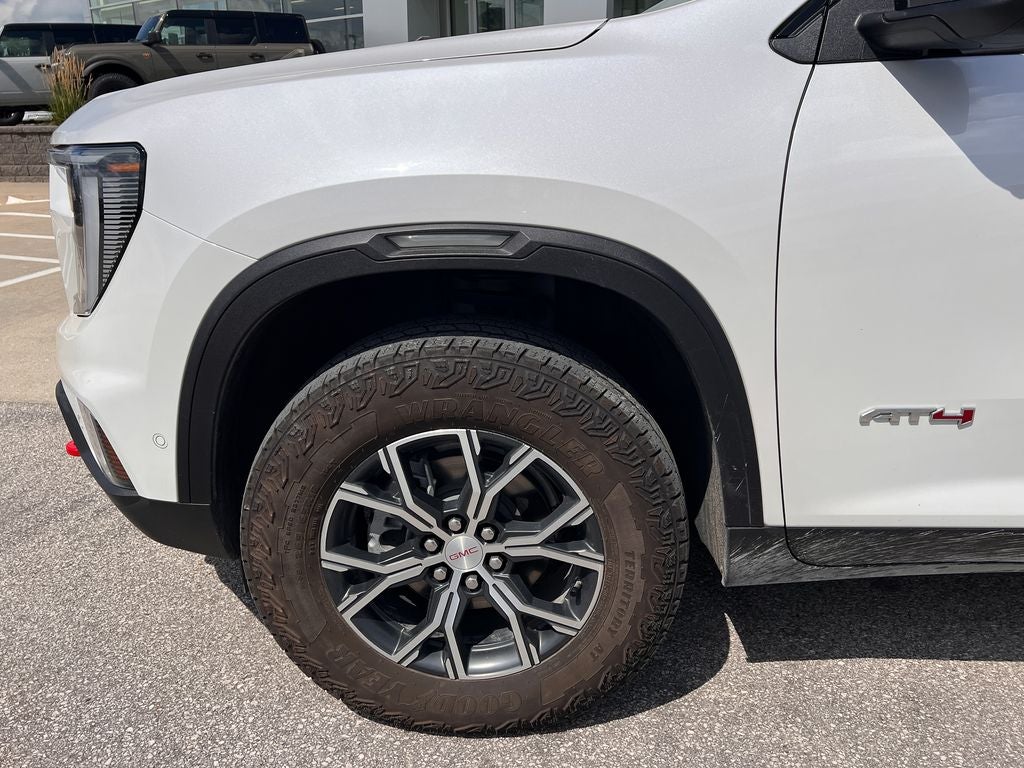 2024 GMC Acadia AT4