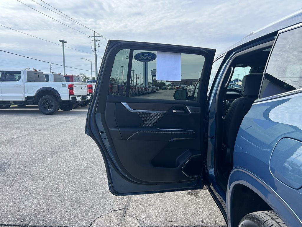2025 GMC Acadia Denali