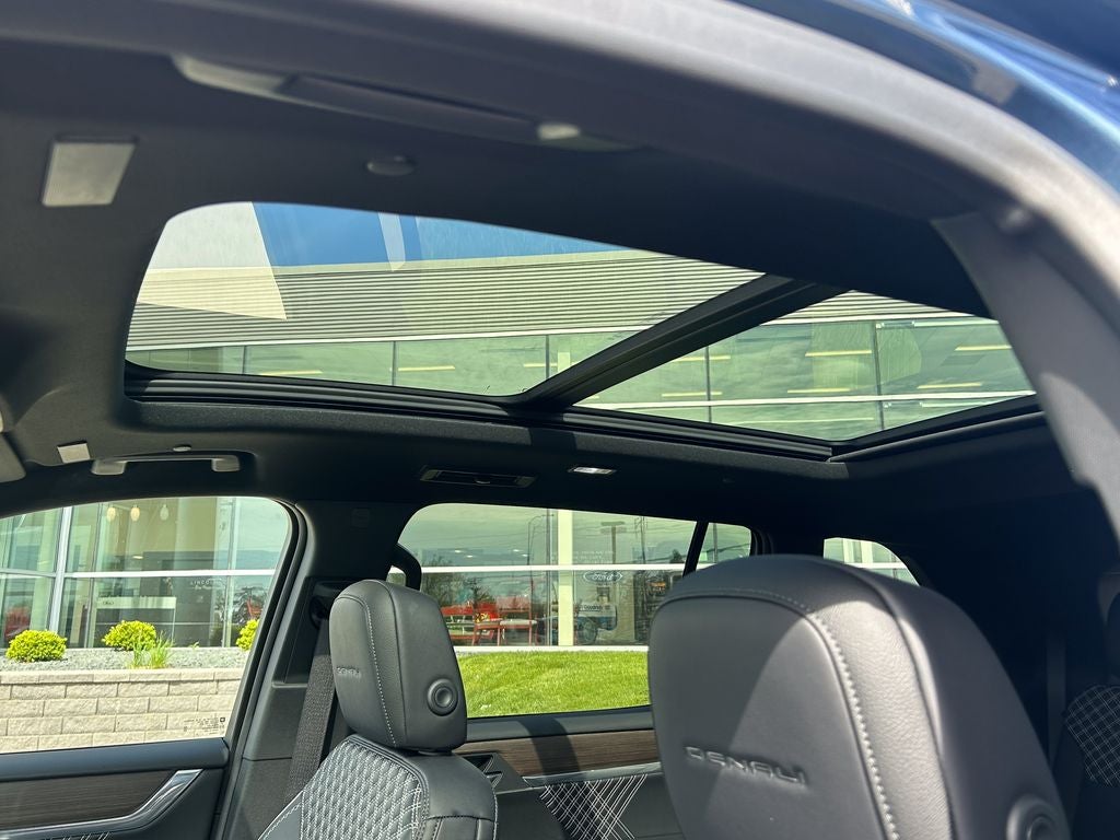 2025 GMC Acadia Denali