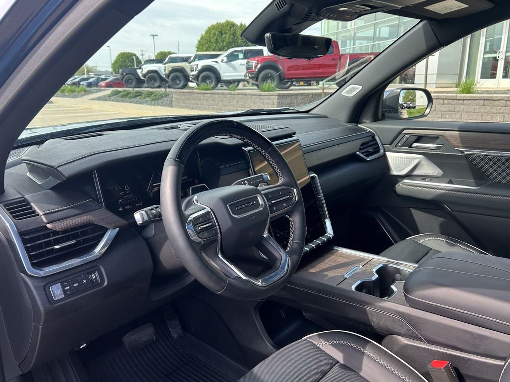 2025 GMC Acadia Denali