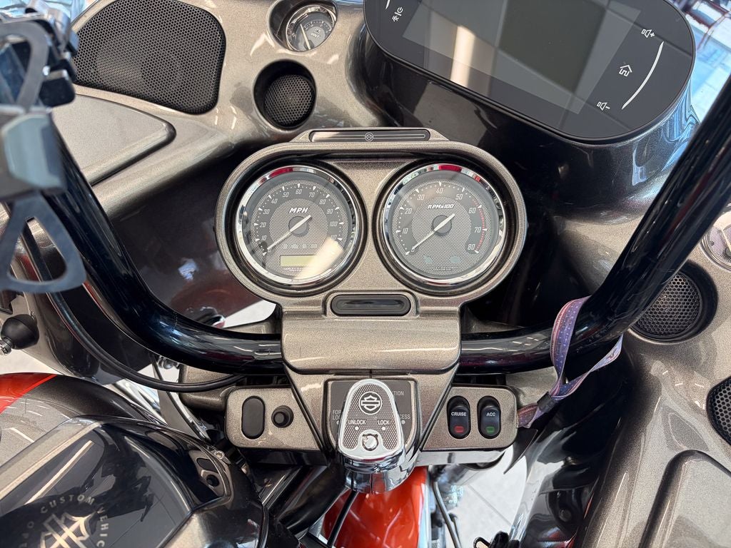 2013 Harley-Davidson Road Glide FLTRXS CVO