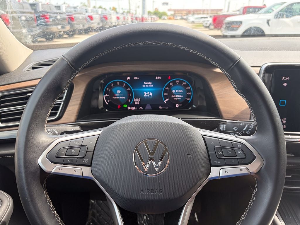 2025 Volkswagen Atlas 2.0T SE w/Technology