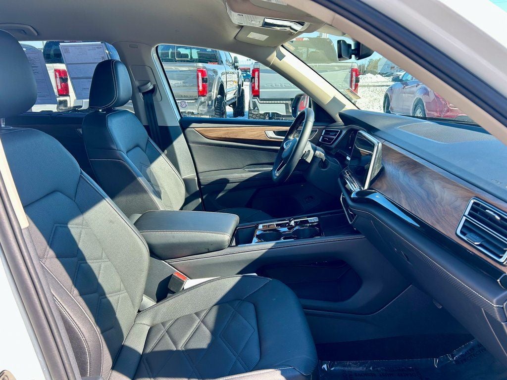 2025 Volkswagen Atlas 2.0T SE w/Technology