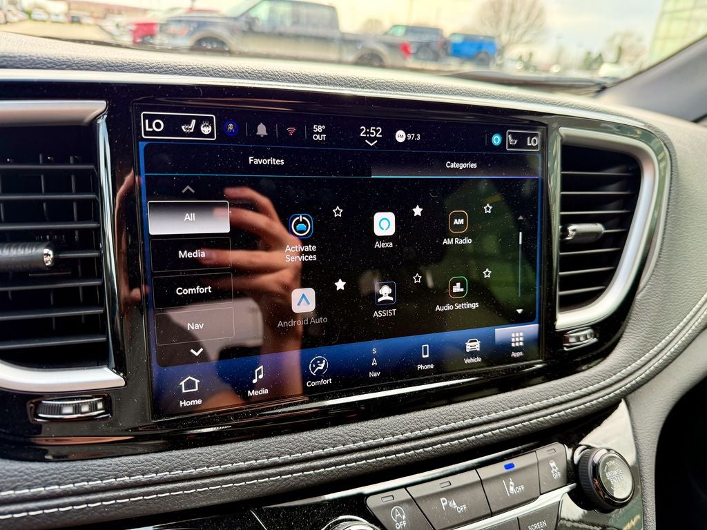 2026 Chrysler Pacifica Select