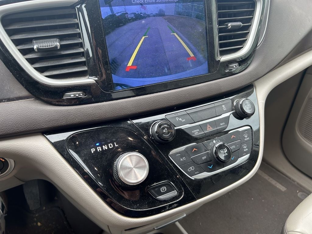 2017 Chrysler Pacifica Touring L