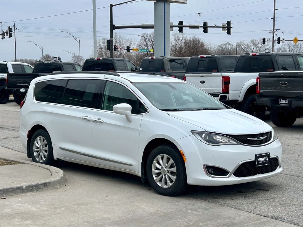 2017 Chrysler Pacifica Touring L