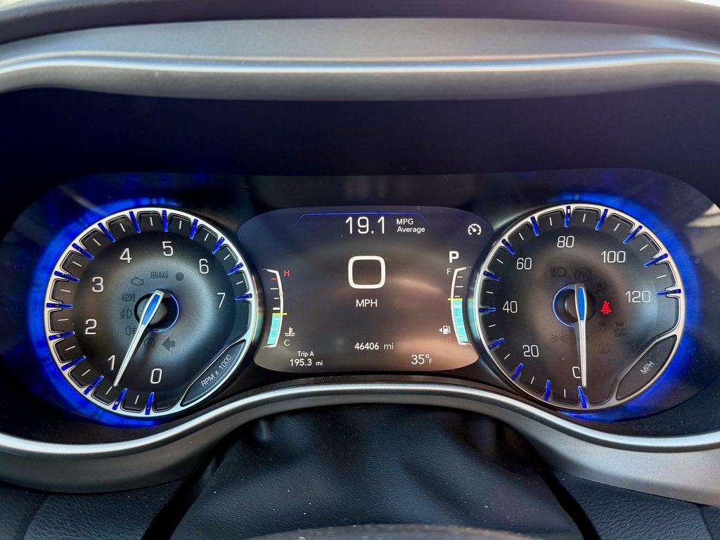 2025 Chrysler Pacifica Select