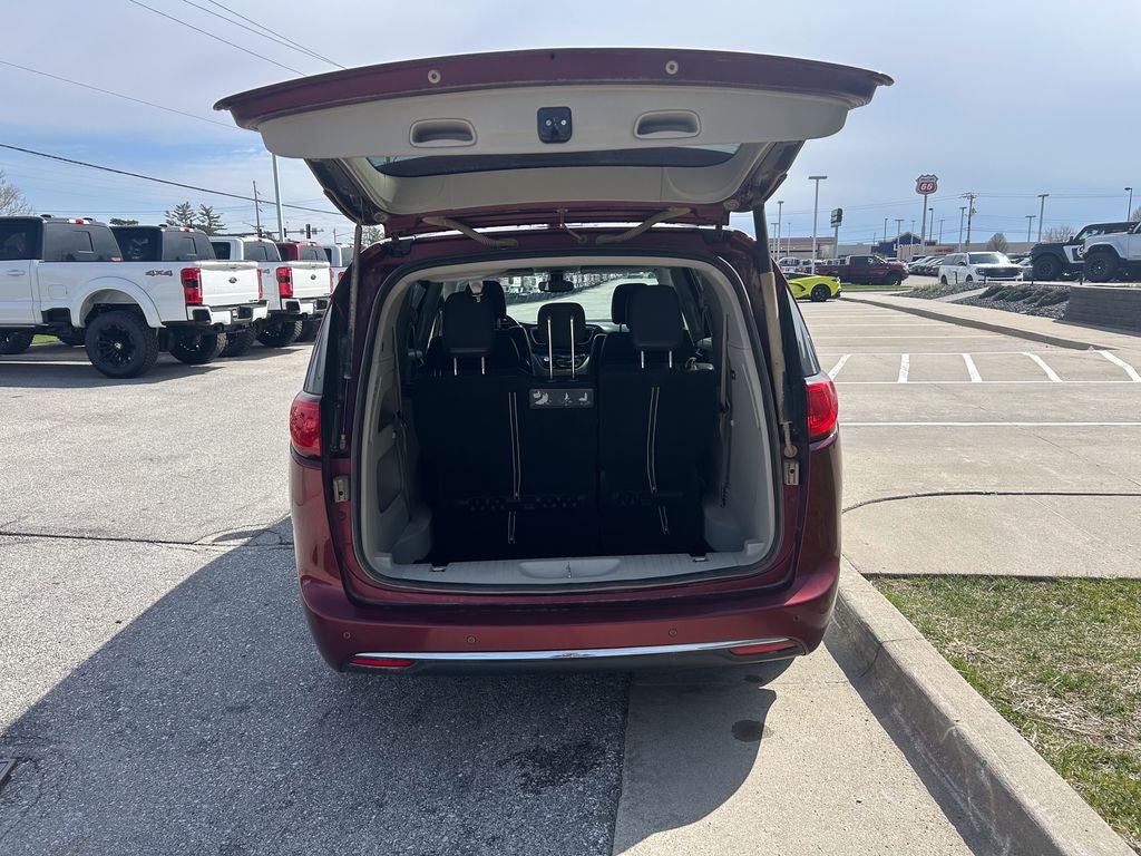 2017 Chrysler Pacifica Touring L Plus