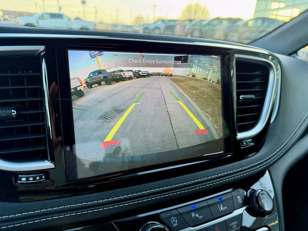 2025 Chrysler Pacifica Limited