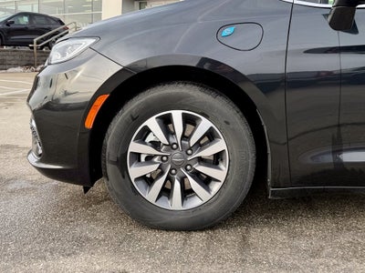 2024 Chrysler Pacifica Hybrid Select