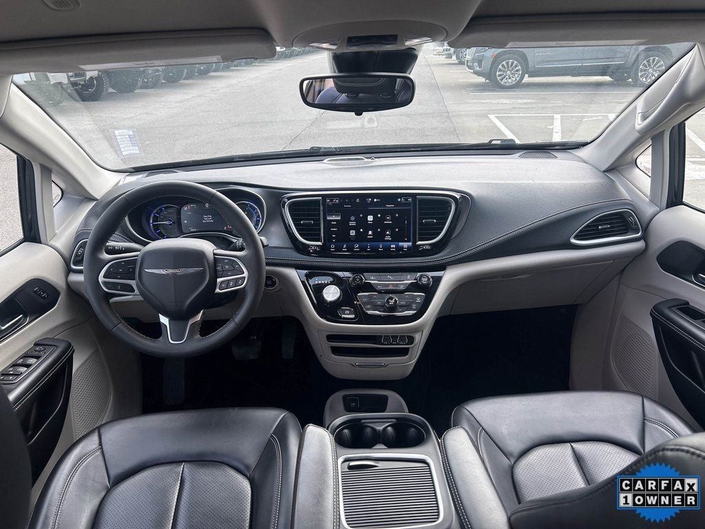 2024 Chrysler Pacifica Hybrid Select