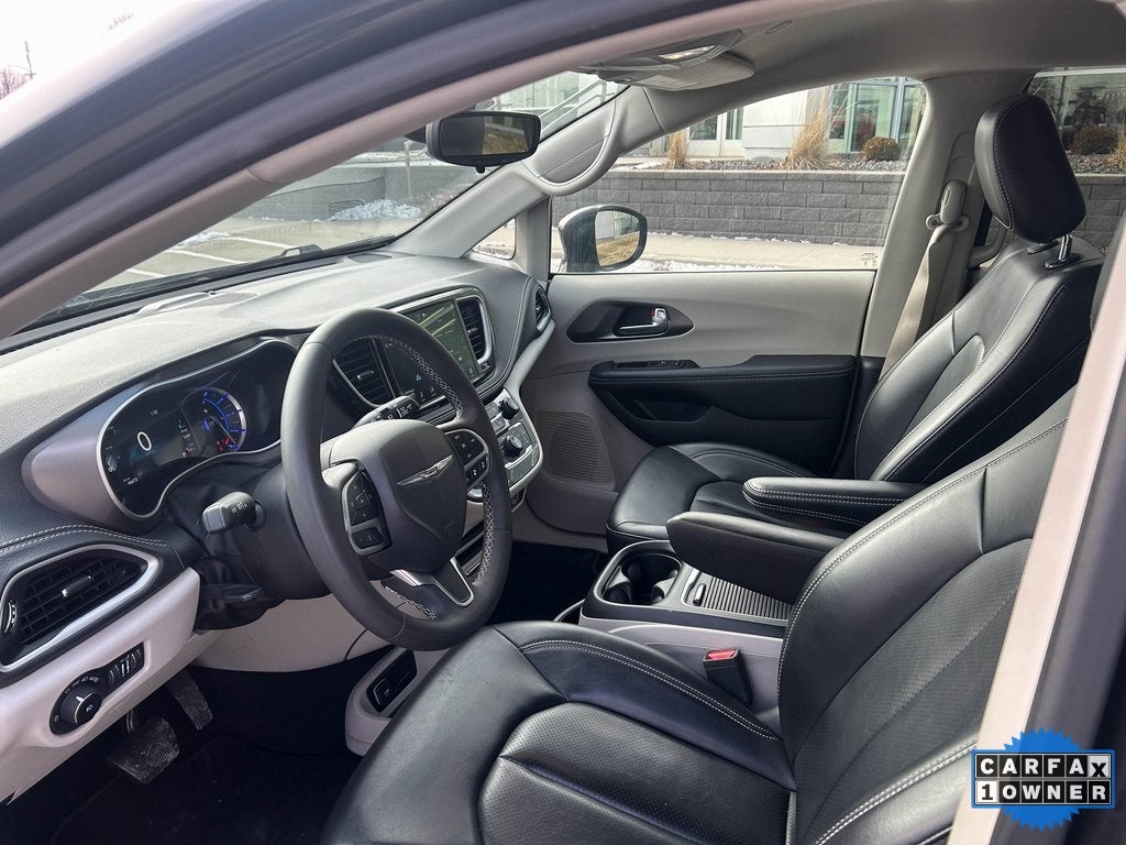 2024 Chrysler Pacifica Hybrid Select