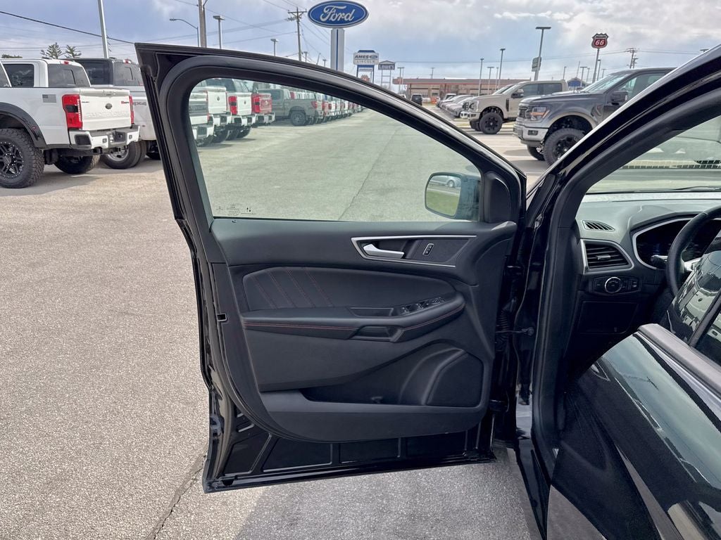 2021 Ford Edge ST Line