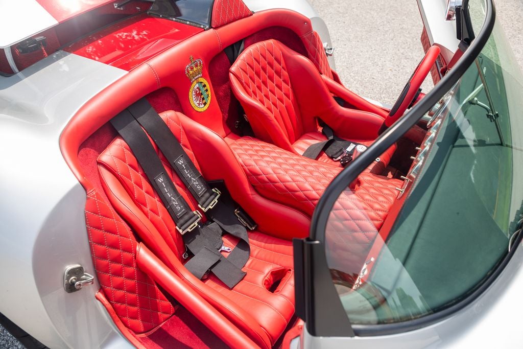 2010 Lucra LC470 Base
