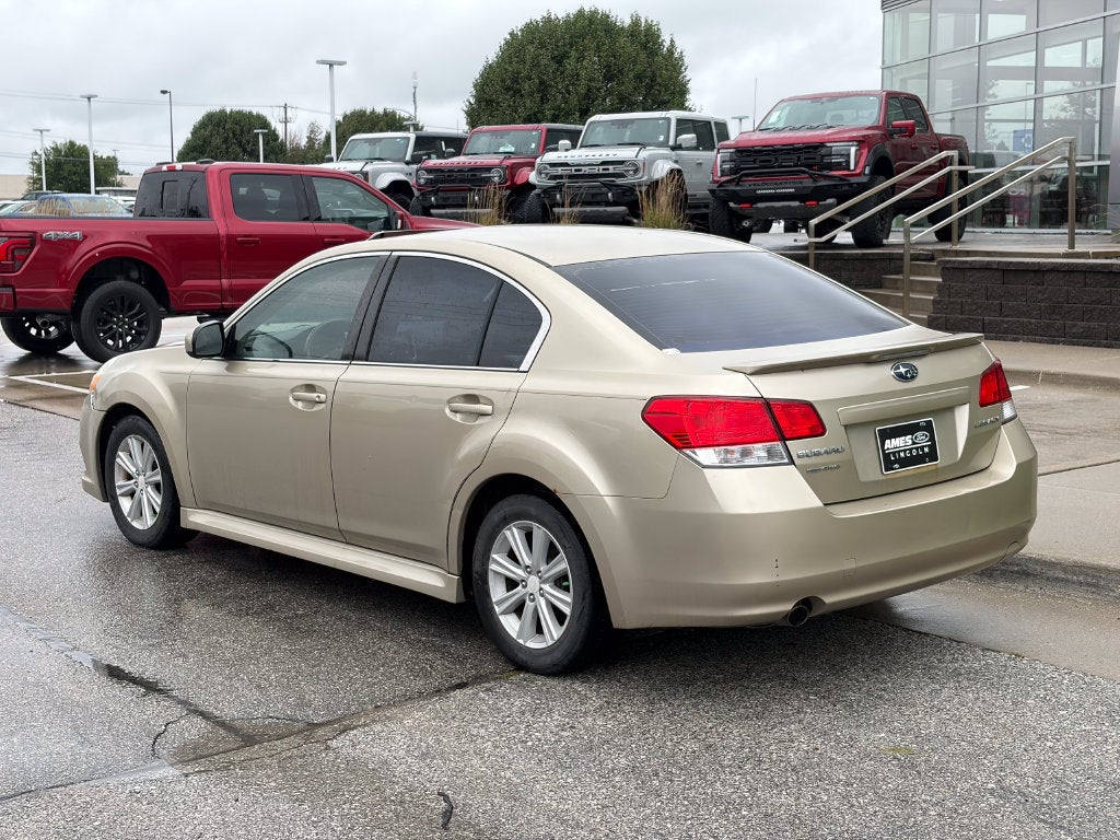 2010 Subaru Legacy 2.5i Premium