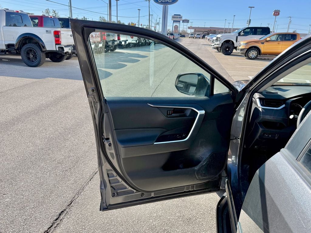 2021 Toyota RAV4 Hybrid LE