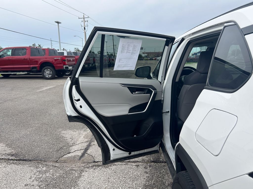 2023 Toyota RAV4 Hybrid XLE