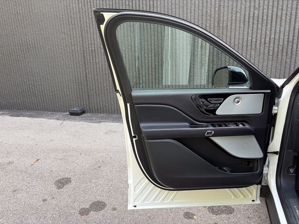 2025 Lincoln Aviator Black Label Premium