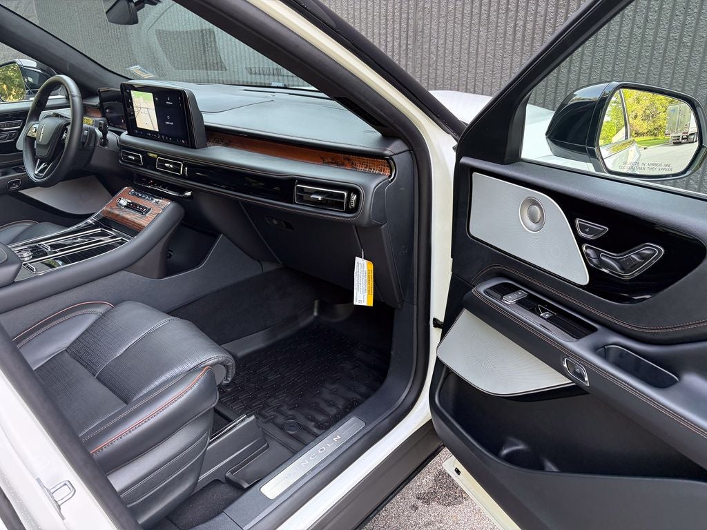 2025 Lincoln Aviator Black Label Premium