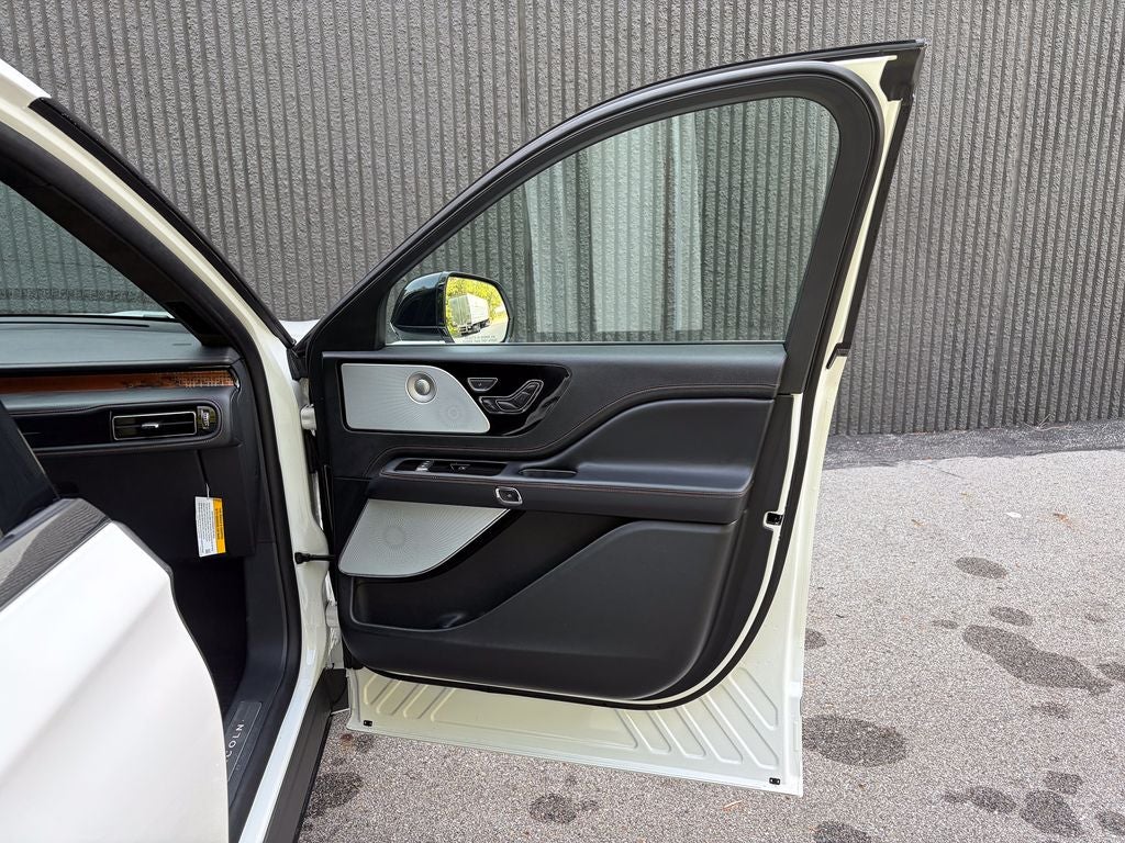 2025 Lincoln Aviator Black Label Premium