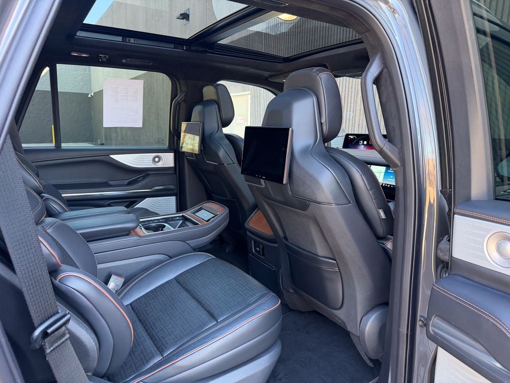 2025 Lincoln Navigator Black Label