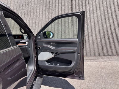 2025 Lincoln Navigator Black Label