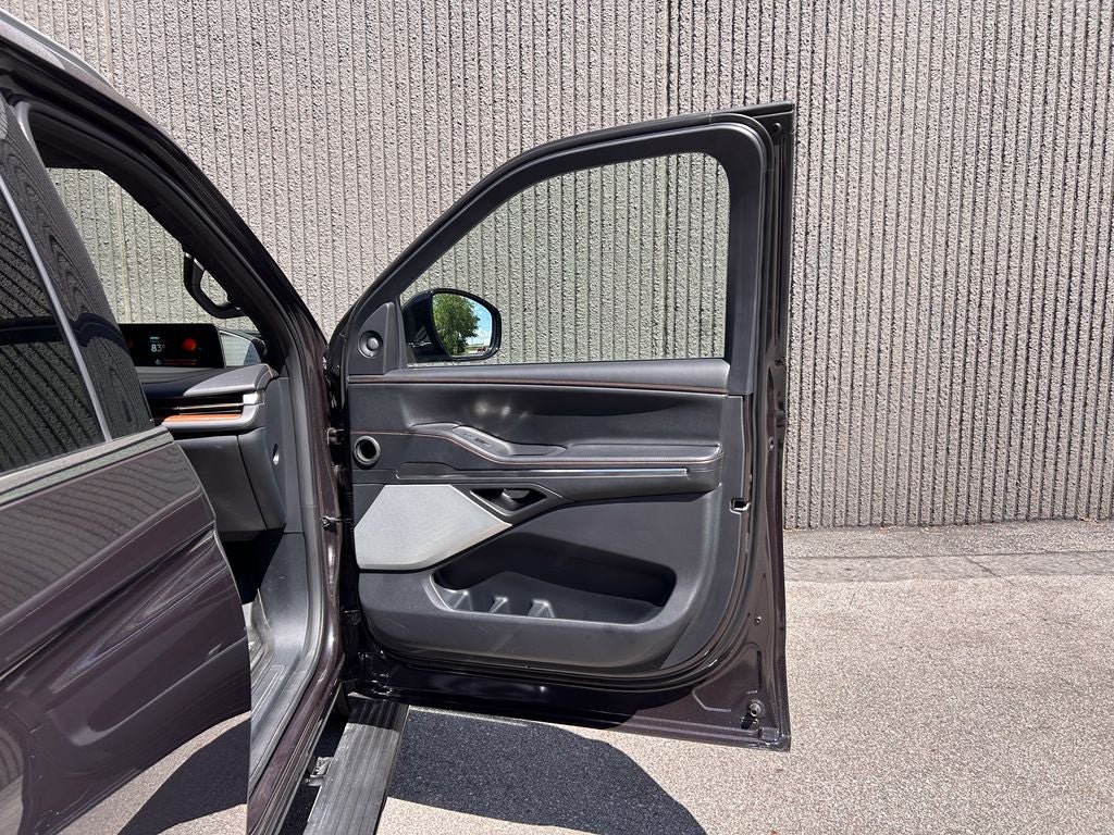 2025 Lincoln Navigator Black Label