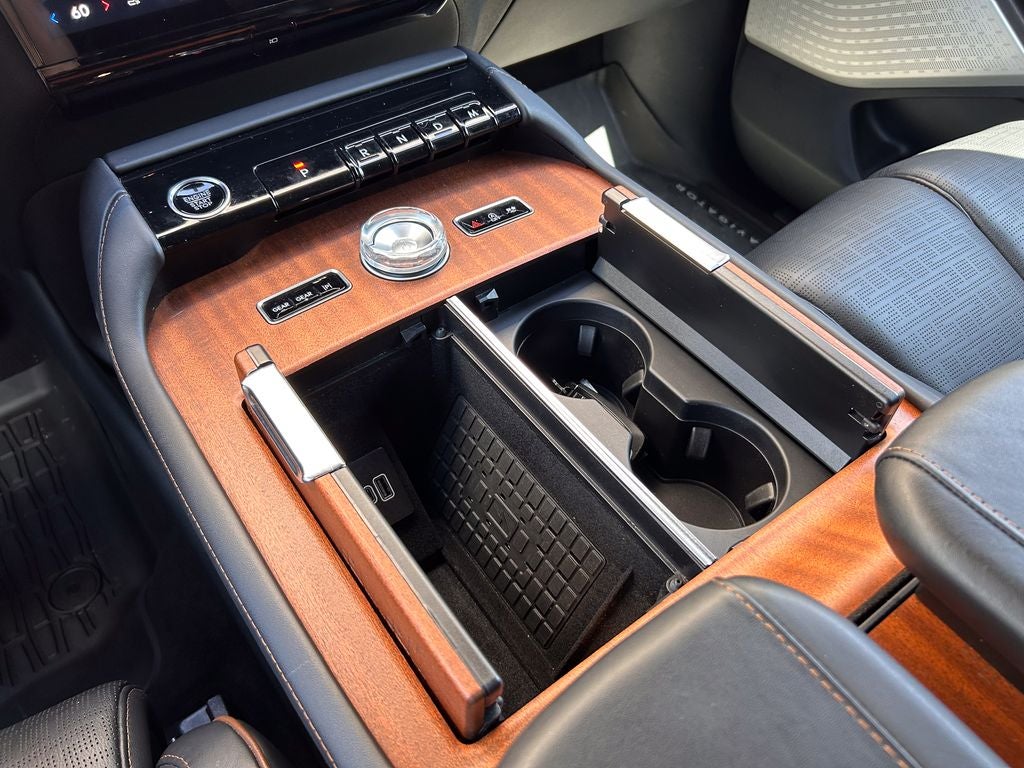 2025 Lincoln Navigator Black Label