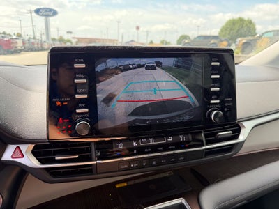 2023 Toyota Sienna LE 8 Passenger