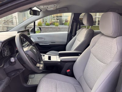 2025 Toyota Sienna LE 8 Passenger